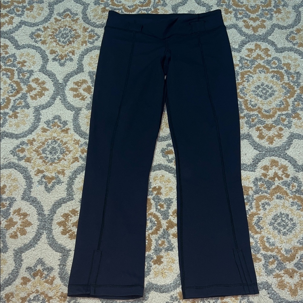 Lululemon black cropped pants